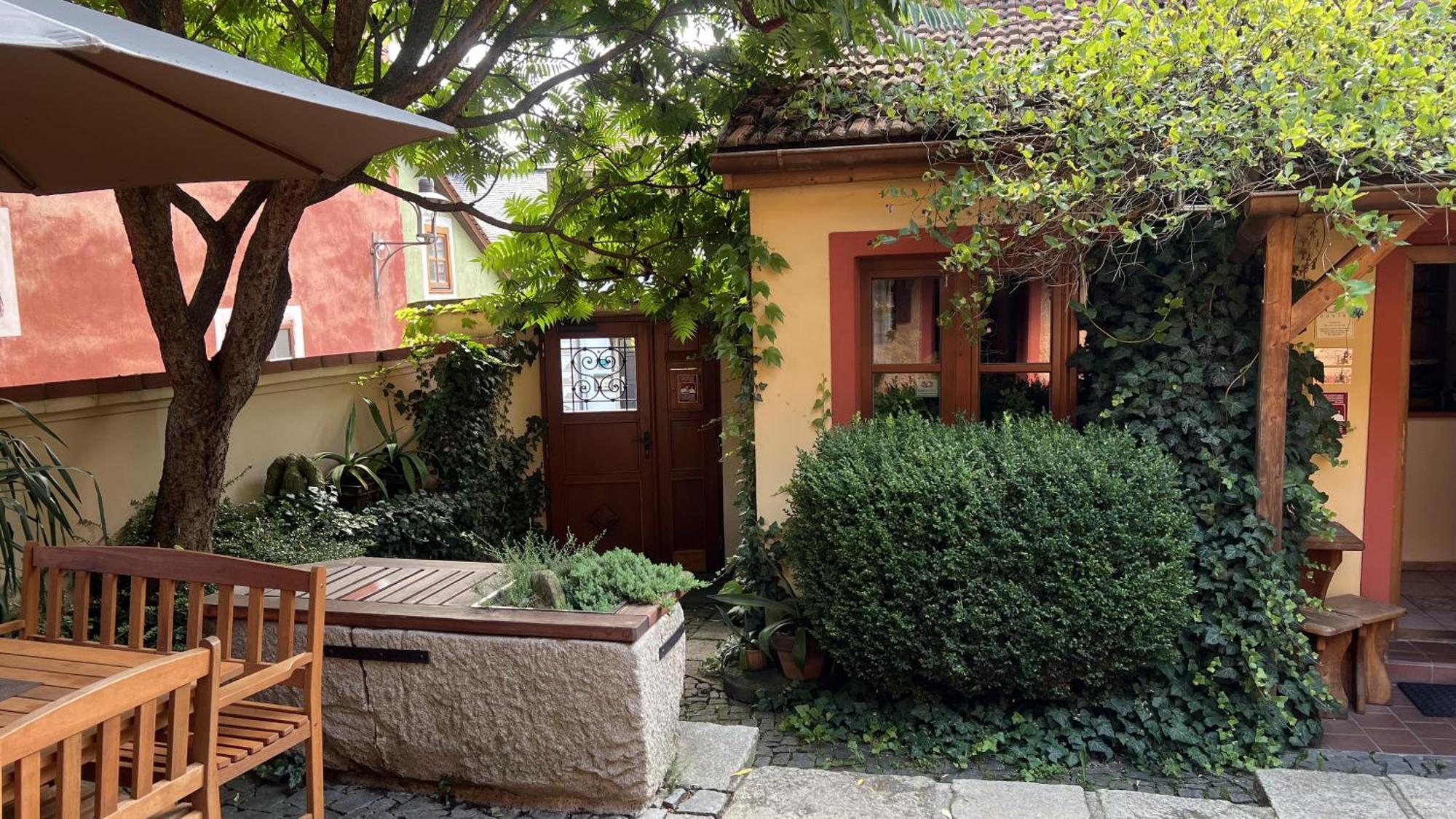 Hostel Postel Cesky Krumlov Exterior photo